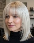 Platinablonde lange bob