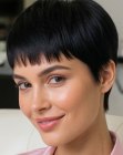 Pixie cut met korte pony