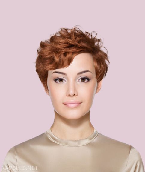 Krullende pixie cut