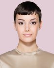 Geometrische pixie cut